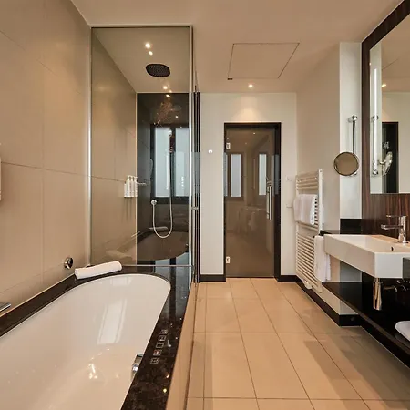 Radisson Blu Hotel, 4* Bonn