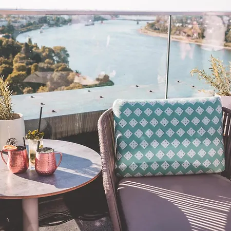 Radisson Blu Hotel, Hotel Bonn