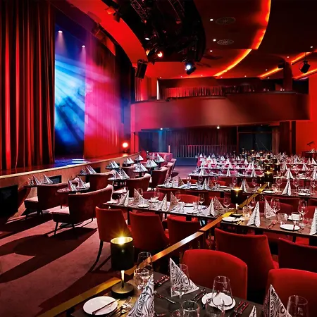 Radisson Blu Hotel, Hotel