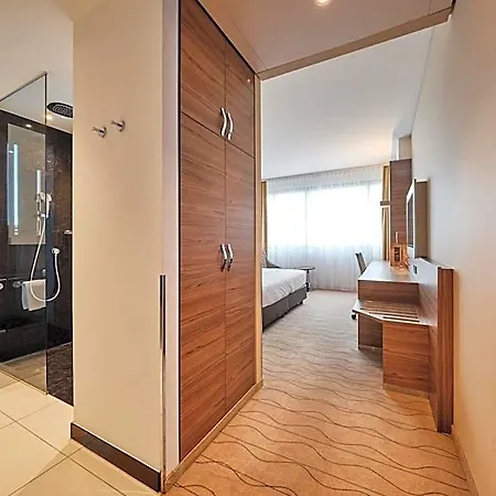 Radisson Blu Hotel, 4*