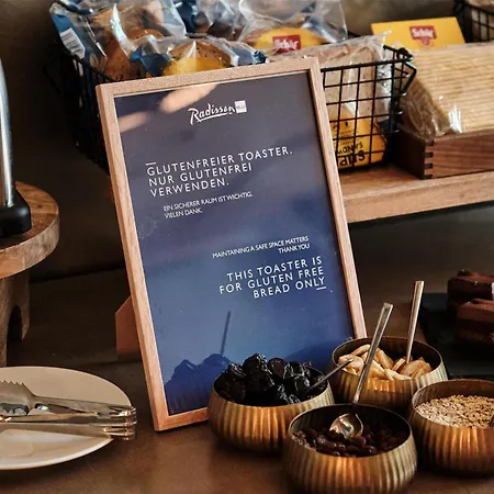 Radisson Blu Hotel, 4* Bonn